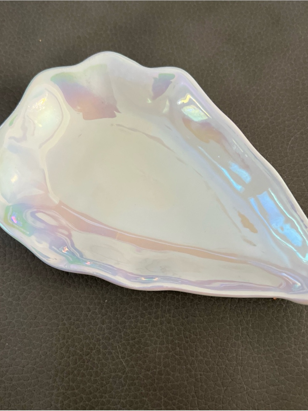 Clam Shell Trinket/Soap Dish New “Mother-Of-Pearl" Polished Clam Half-Shell Dish